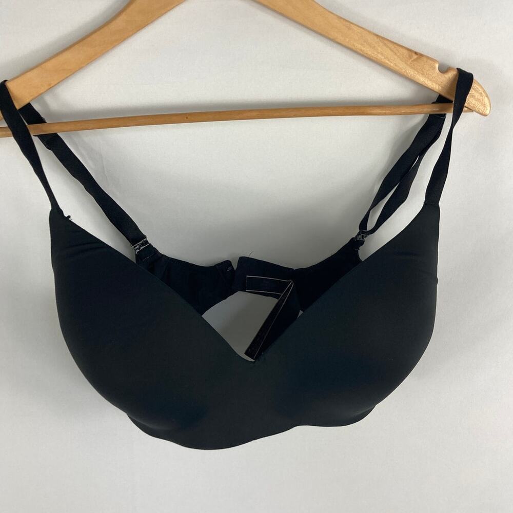 Victorias Secret Wire Free Molded Cup Adjustable Back Strap Bra Black Size 36DD